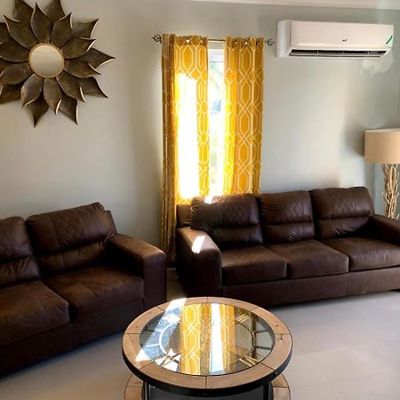 Apartmán Hamptons At Fairway Across From Ac Marriott Unit No3 Kingston Exteriér fotografie
