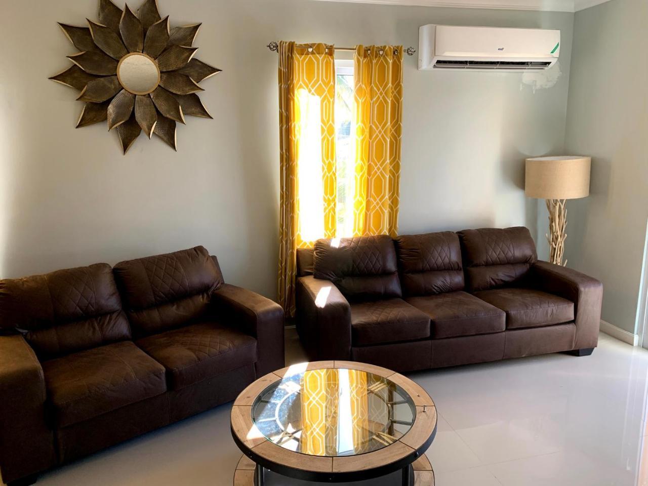Apartmán Hamptons At Fairway Across From Ac Marriott Unit No3 Kingston Exteriér fotografie